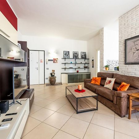 New Luxury 2Bdr Terrace, Views, Ac Lejlighed Marina Di Carrara Eksteriør billede