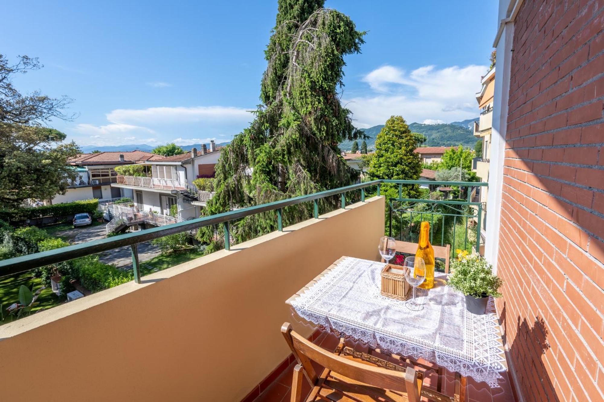 New Luxury 2Bdr Terrace, Views, Ac Lejlighed Marina Di Carrara Eksteriør billede