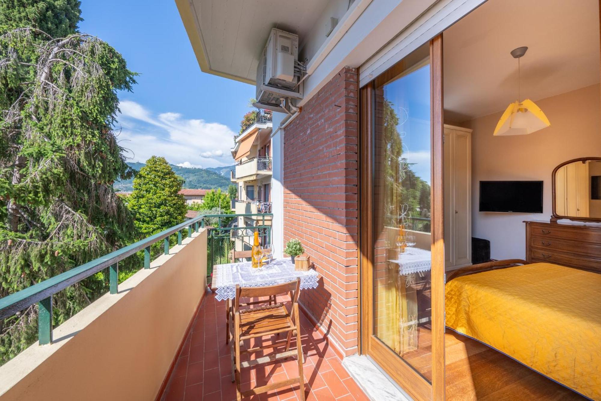 New Luxury 2Bdr Terrace, Views, Ac Lejlighed Marina Di Carrara Eksteriør billede