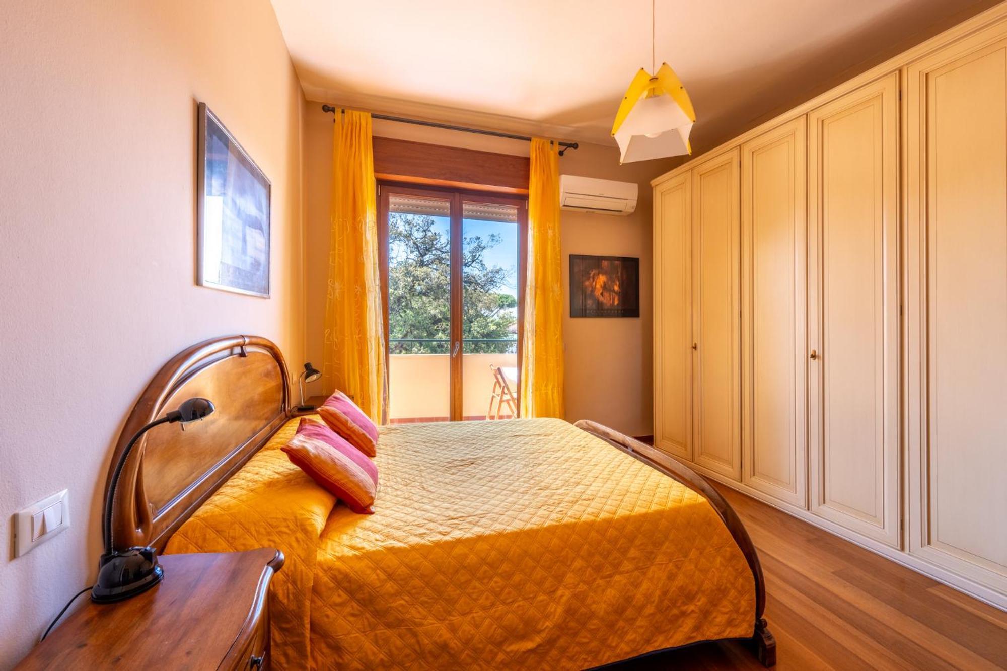 New Luxury 2Bdr Terrace, Views, Ac Lejlighed Marina Di Carrara Eksteriør billede