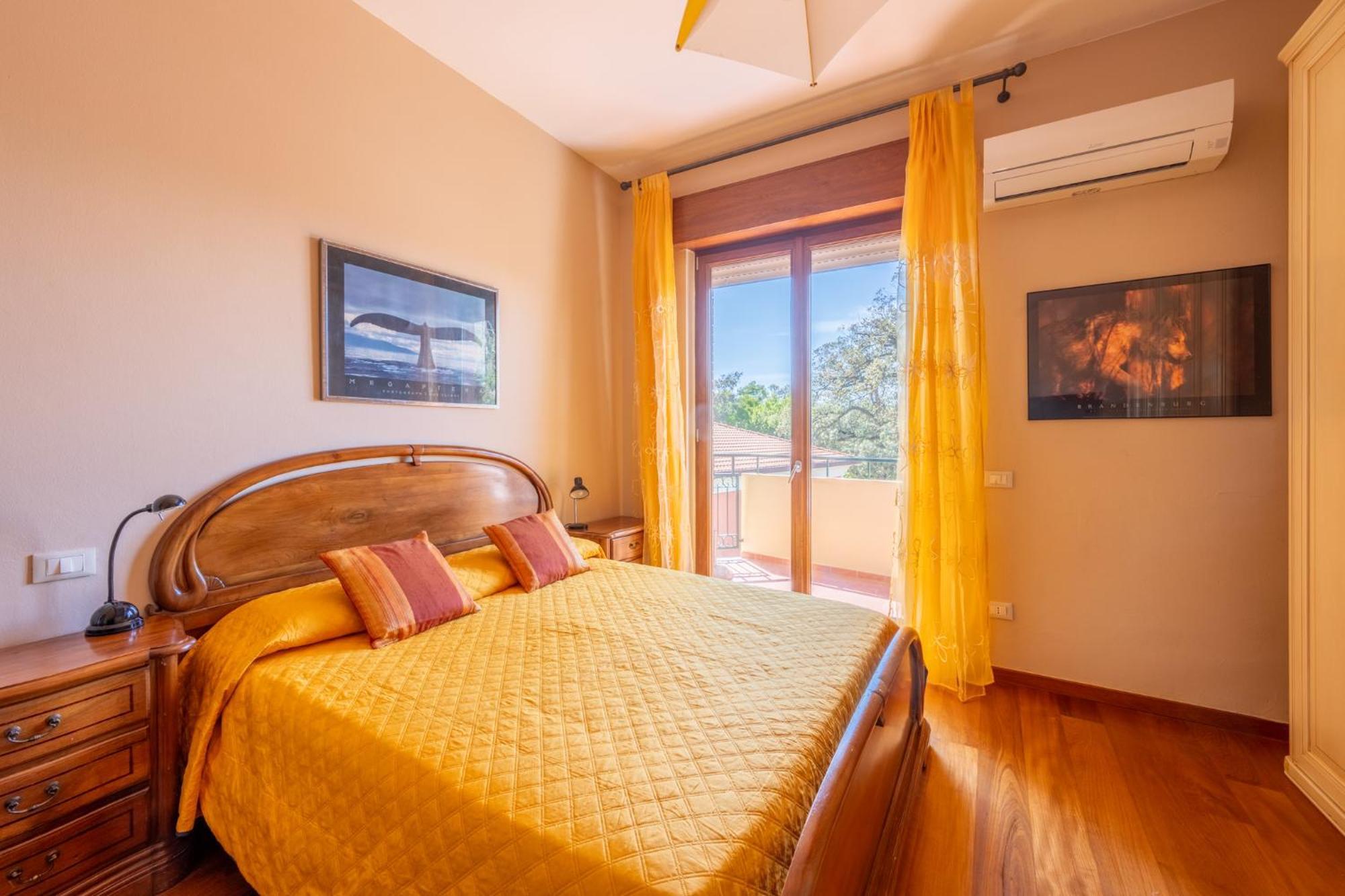 New Luxury 2Bdr Terrace, Views, Ac Lejlighed Marina Di Carrara Eksteriør billede