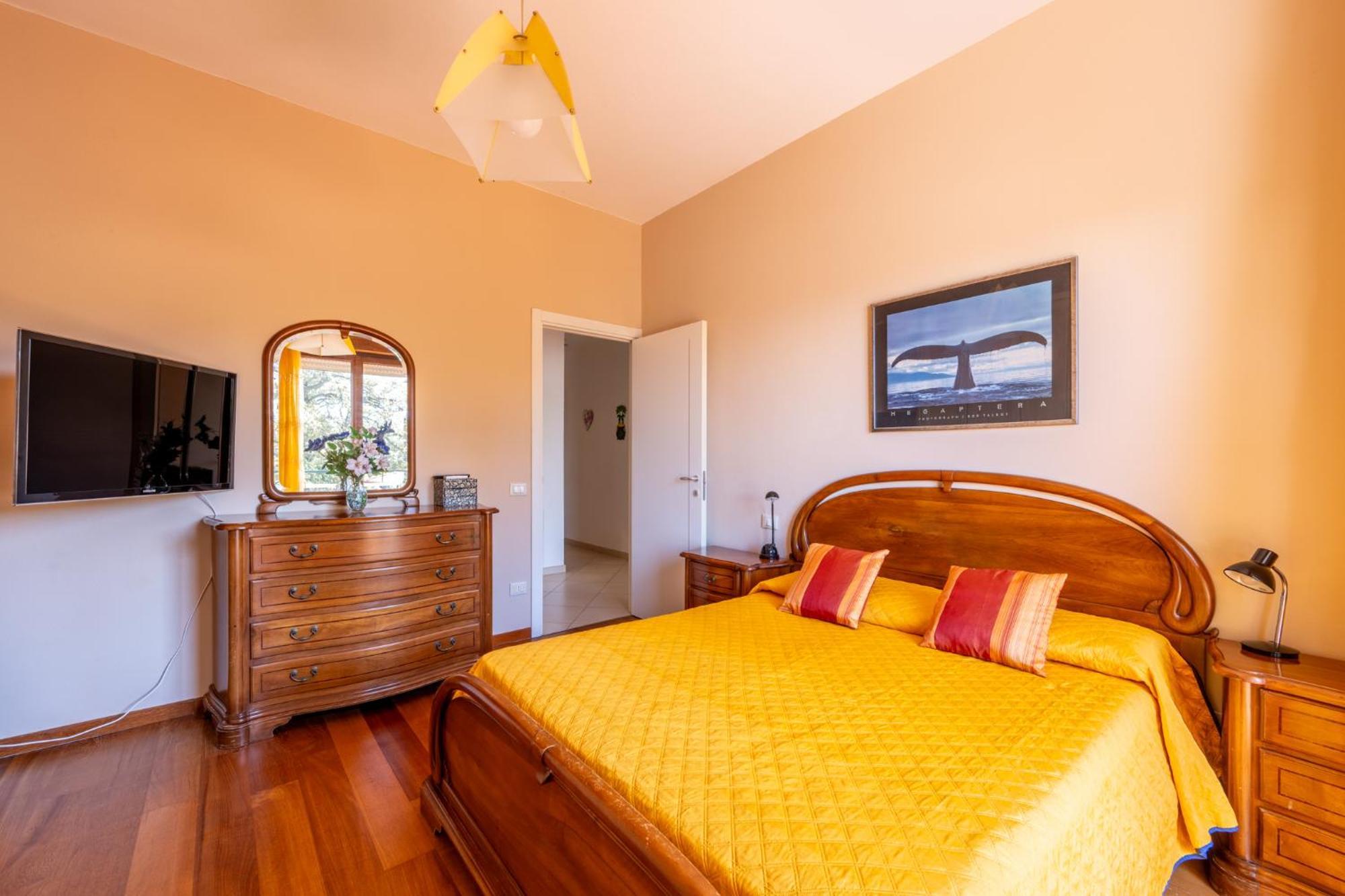 New Luxury 2Bdr Terrace, Views, Ac Lejlighed Marina Di Carrara Eksteriør billede