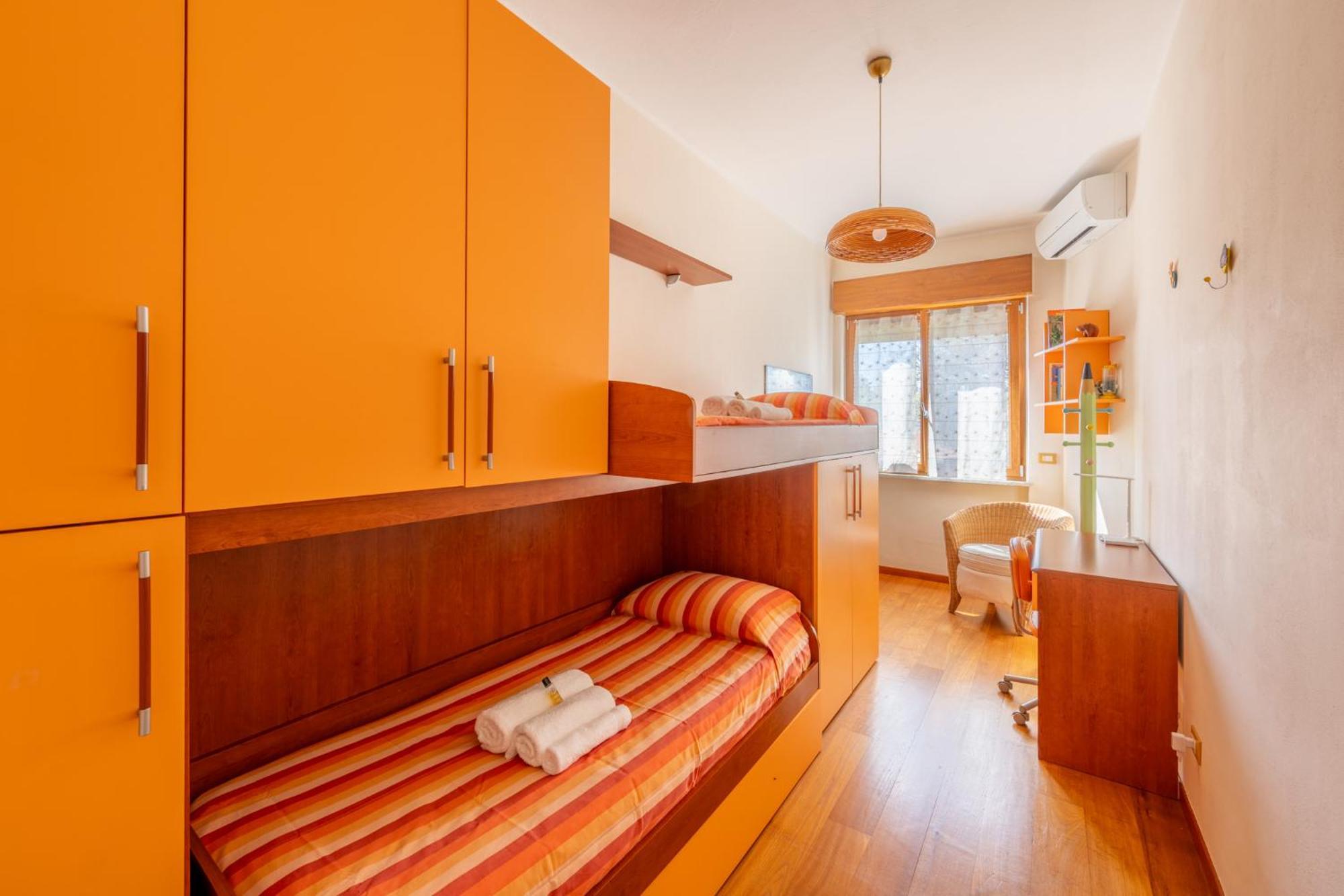 New Luxury 2Bdr Terrace, Views, Ac Lejlighed Marina Di Carrara Eksteriør billede