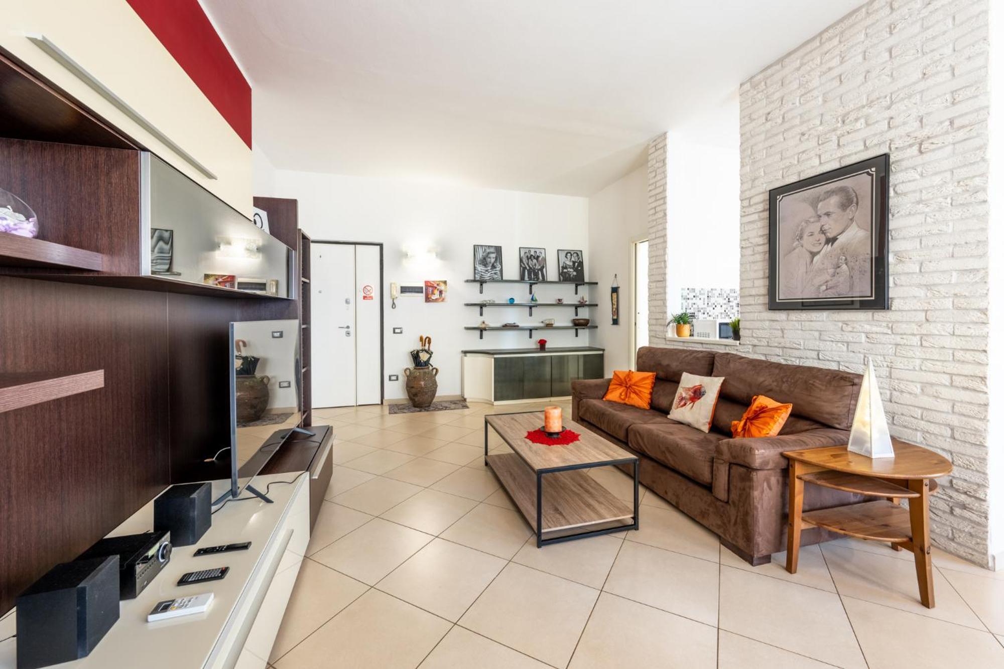 New Luxury 2Bdr Terrace, Views, Ac Lejlighed Marina Di Carrara Eksteriør billede