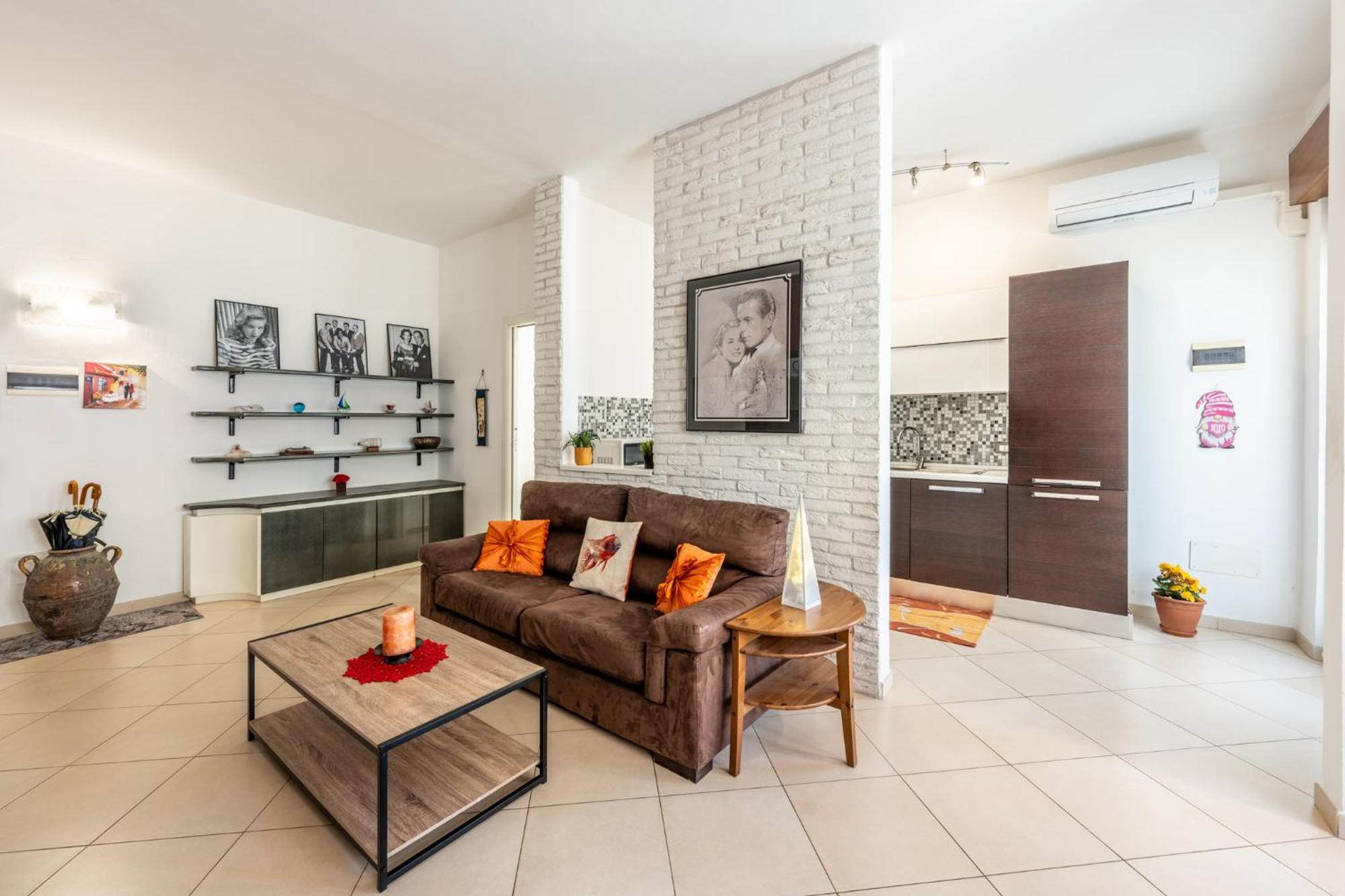 New Luxury 2Bdr Terrace, Views, Ac Lejlighed Marina Di Carrara Eksteriør billede